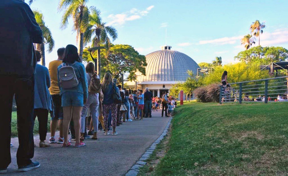 Делегация Нижегородского планетария им. Г.М. Гречко  открывает выставку в Уругвае